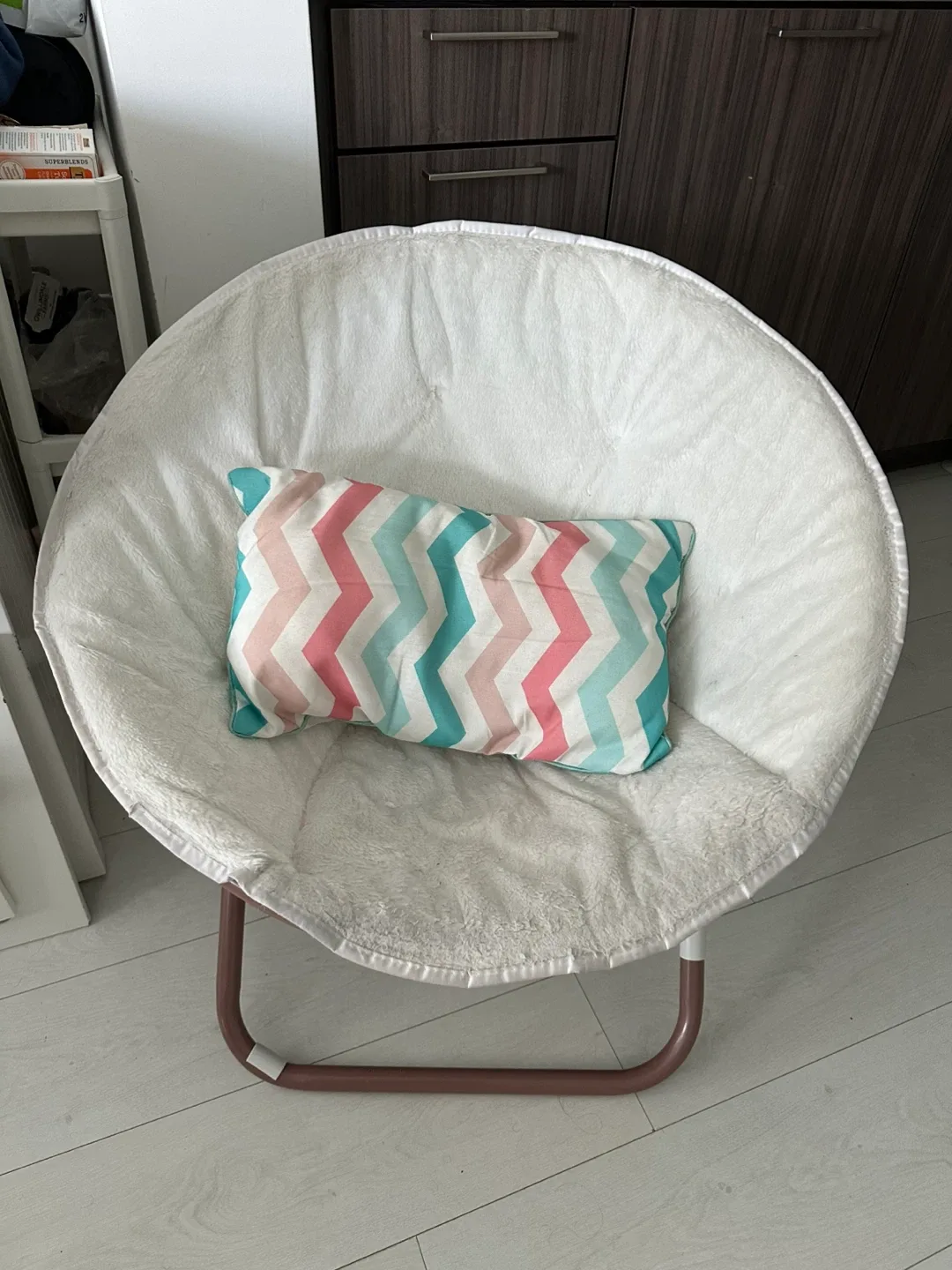 Mainstay White Adult Faux Fur Saucer Chair image indicator(2)