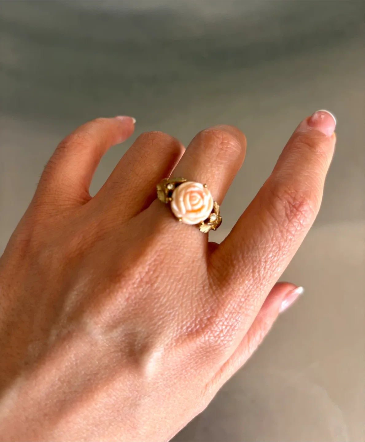 Avon vintage Serena Rose Ring, US size 6-7! 🥰 image indicator(3)