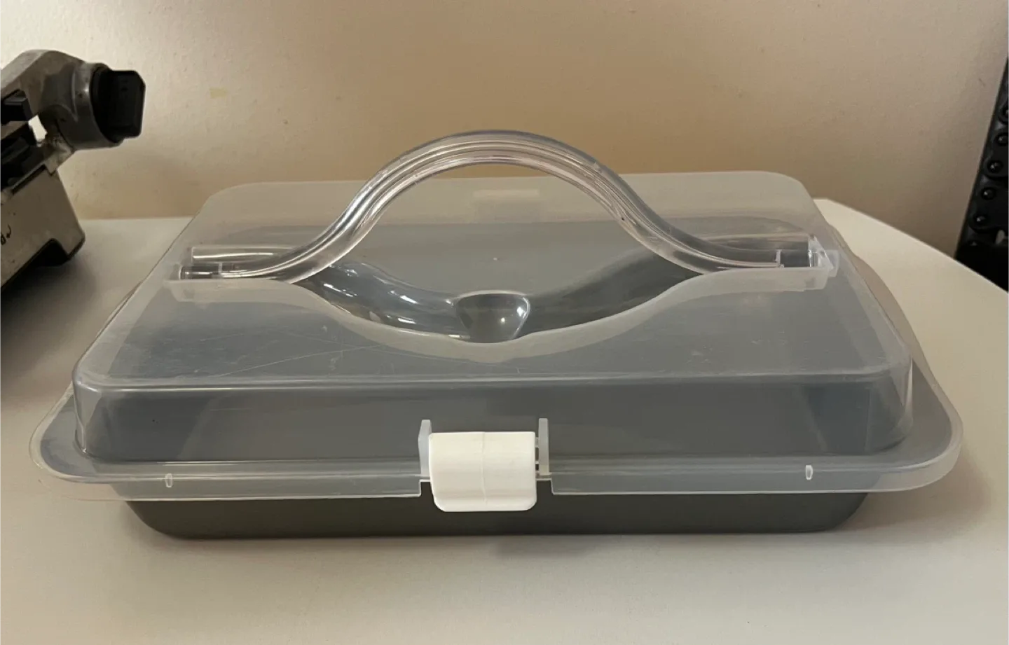 9” x 13” Non-Stick Baking Pan with Carrier Lid thumbnail