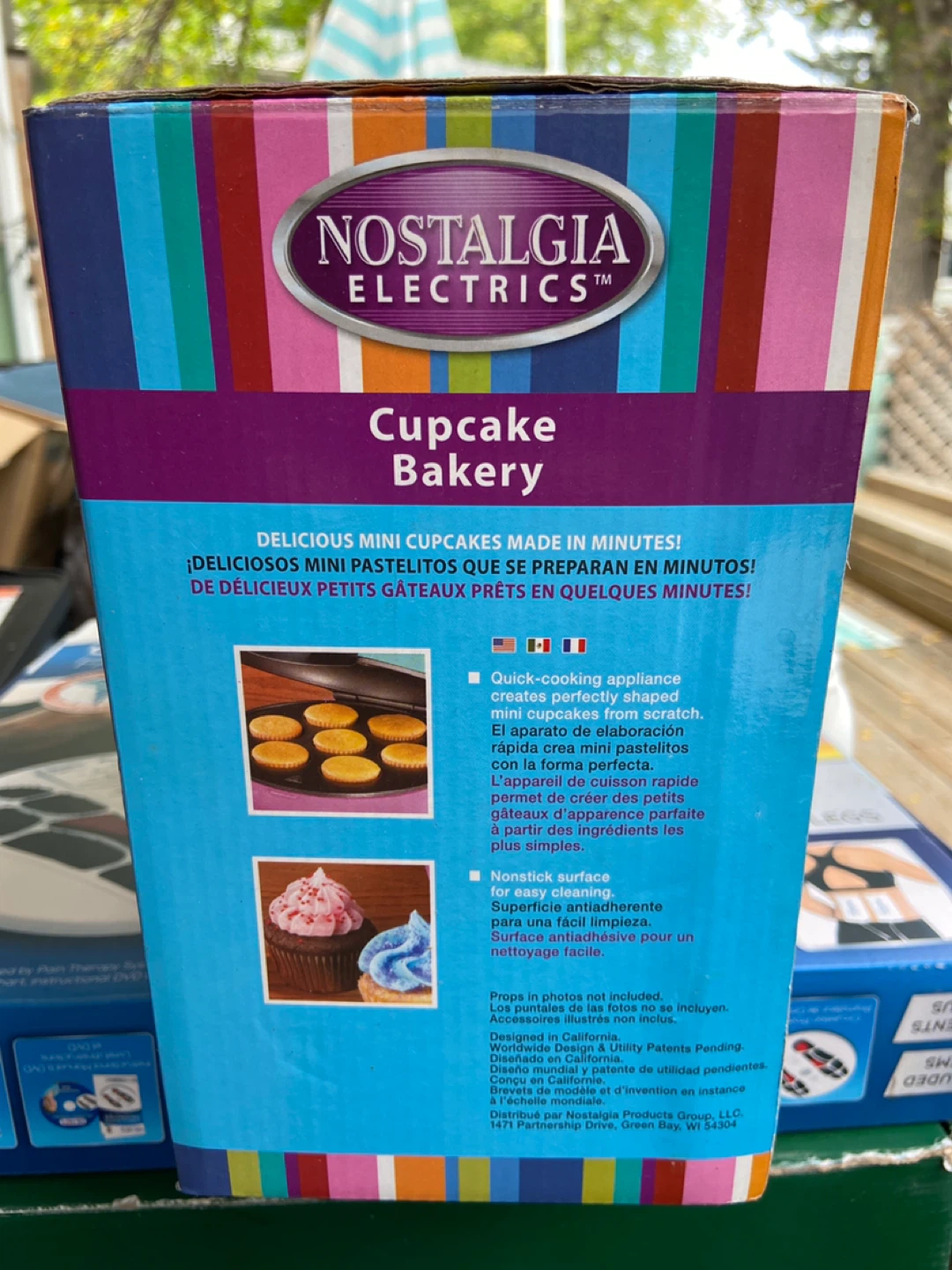 Nostalgia Electrics Cupcake Bakery - photo 2