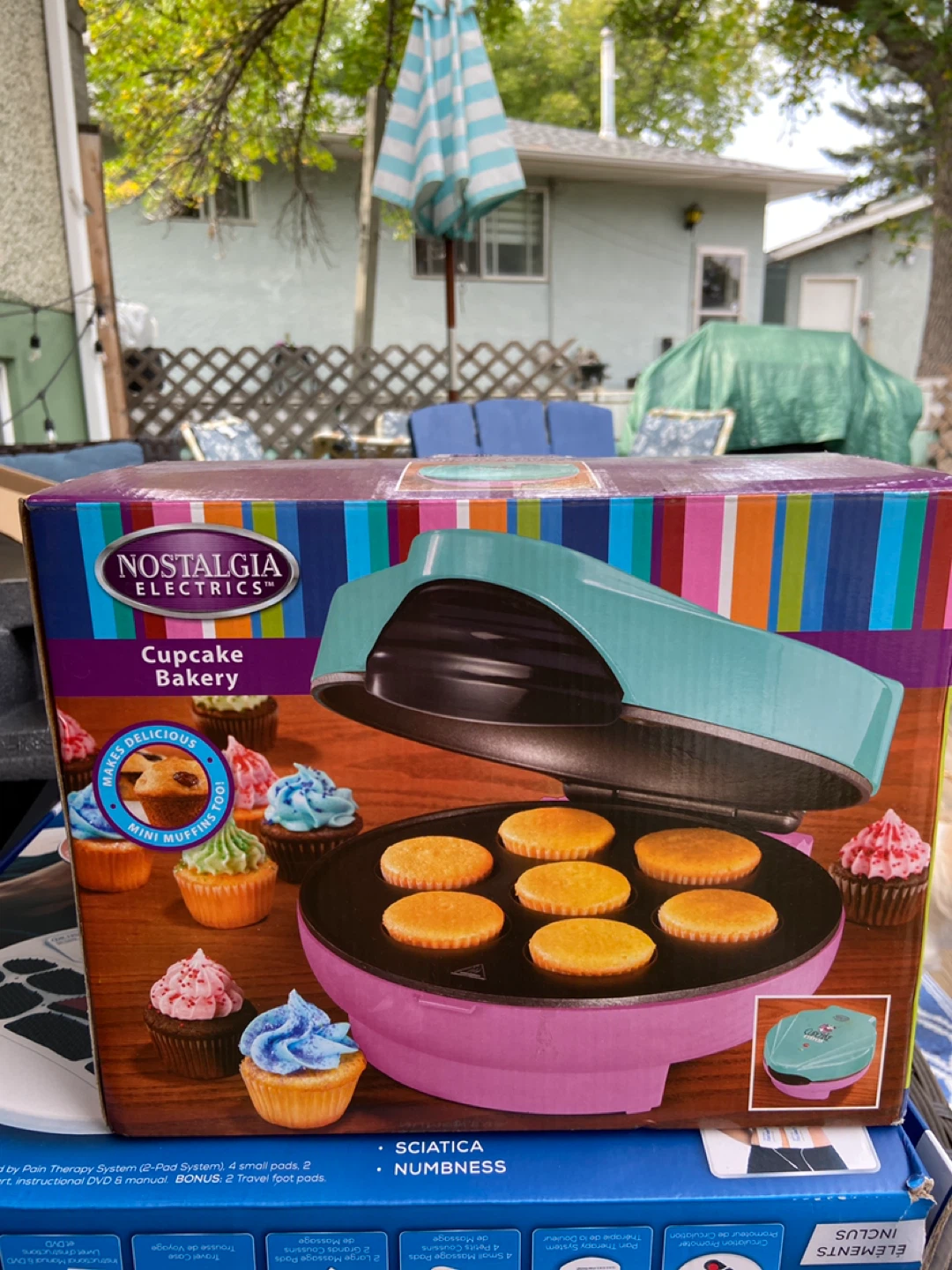 Nostalgia Electrics Cupcake Bakery