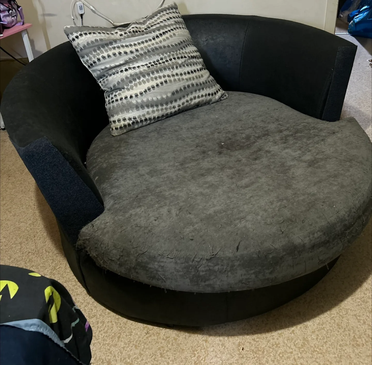 Round Swivel Chair - Black image indicator(2)