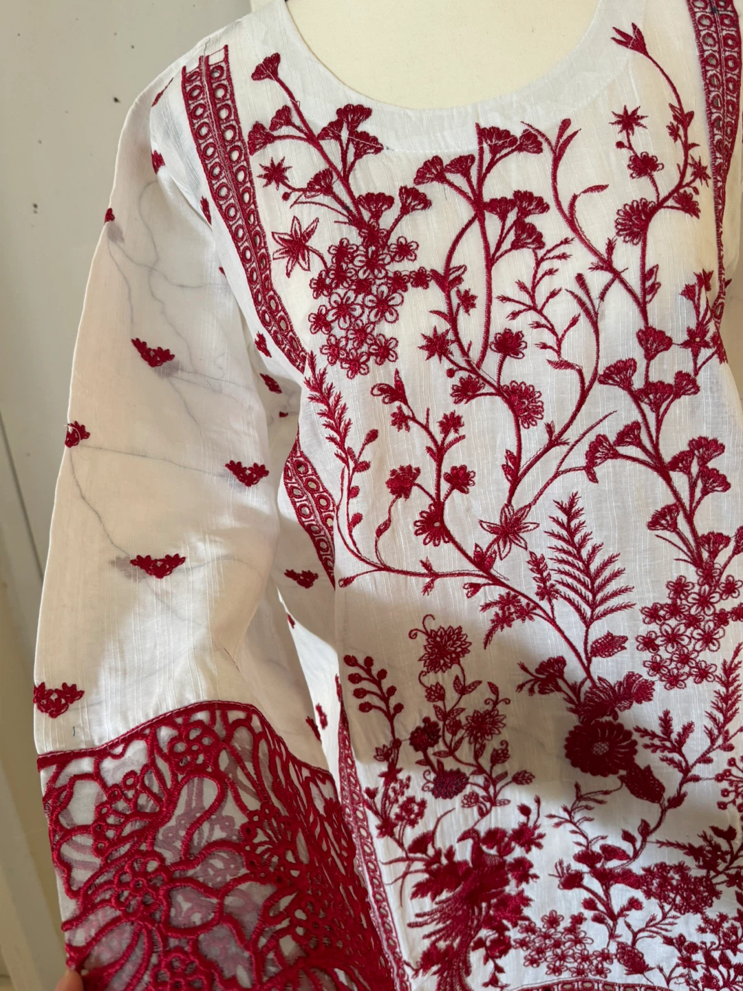 White & Red Embroidered Kurti - photo 2