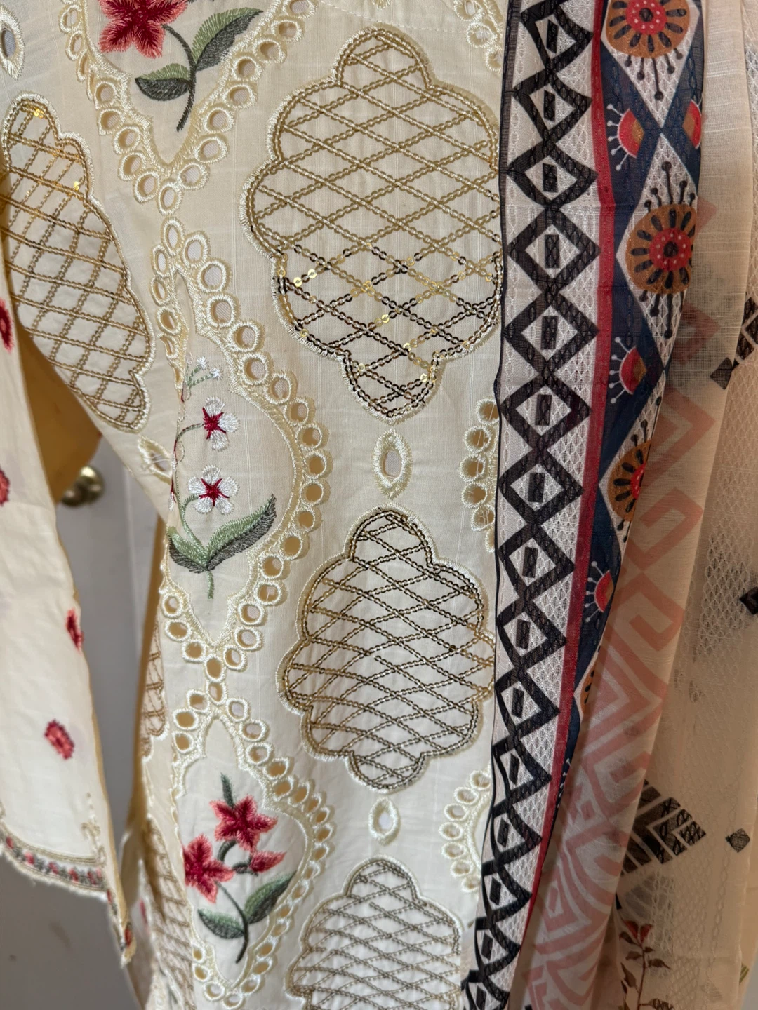 Embroidered Salwar Kameez Suit - photo 2