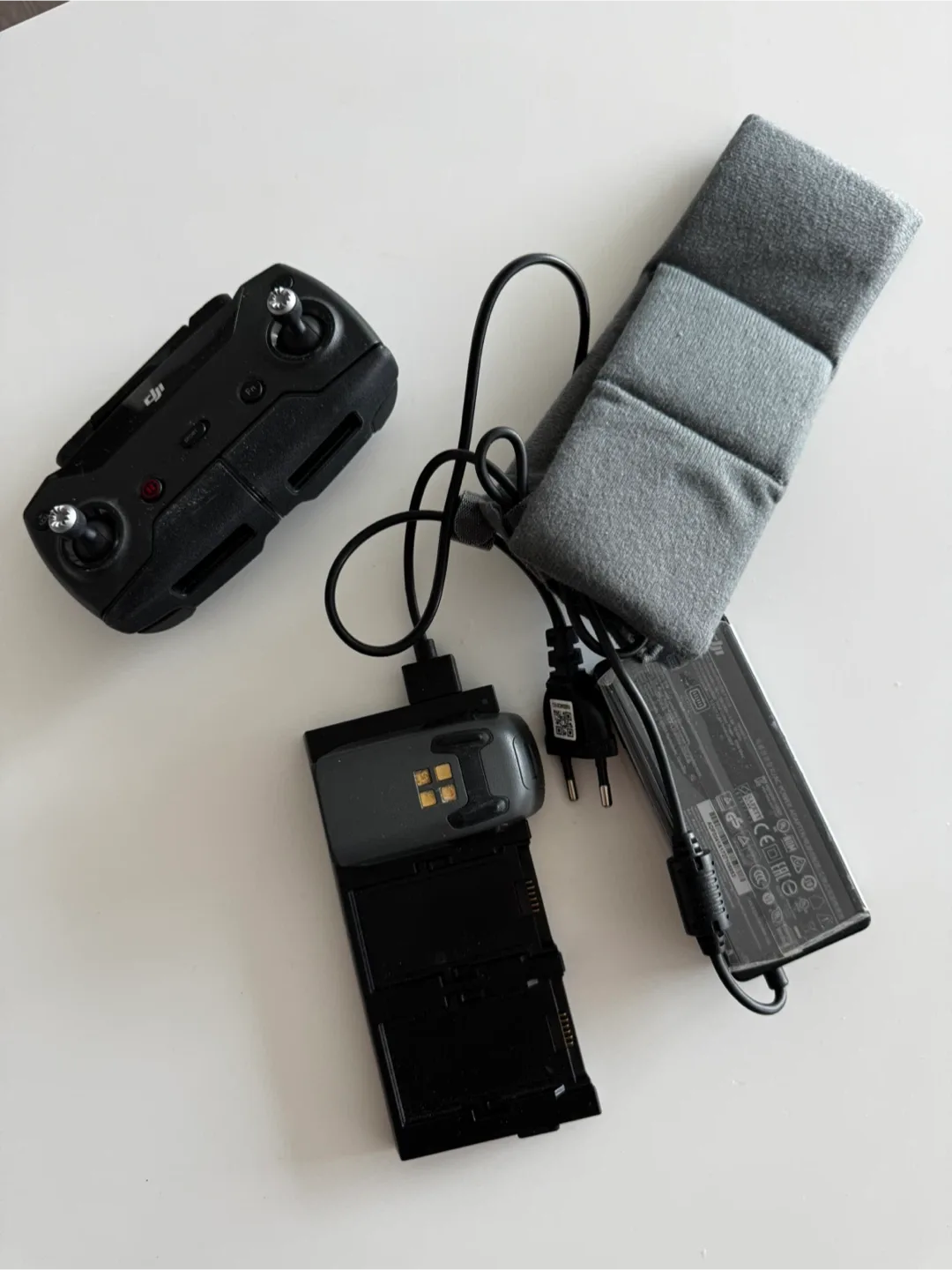 DJI Spark Remote Controller + Charger + 1 extra battery thumbnail