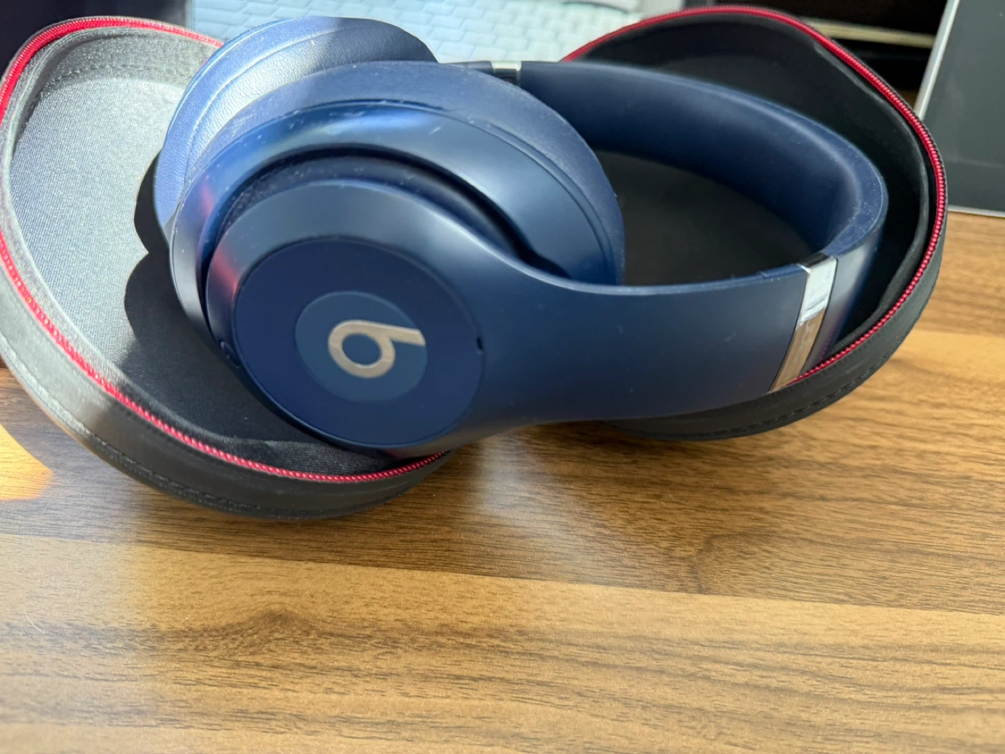 Beats Solo3 Wireless Headphones - Blue - photo 2