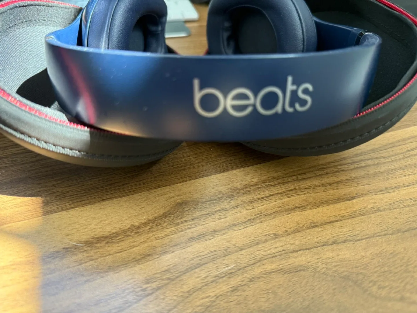 Beats Solo3 Wireless Headphones - Blue thumbnail