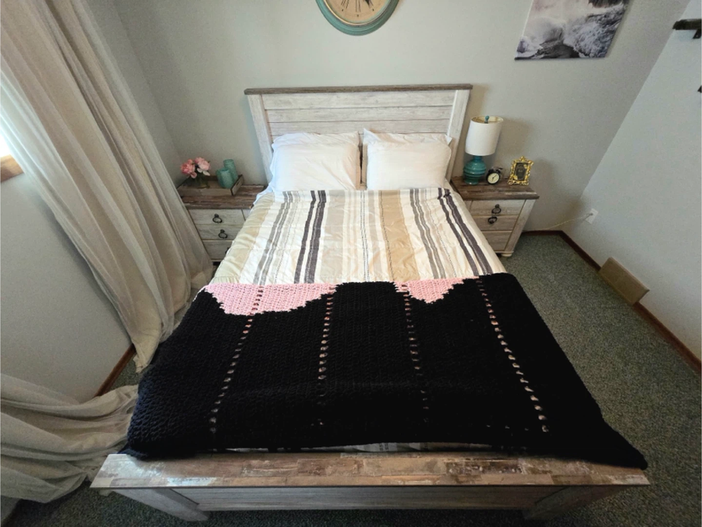 Queen sized bed frame with 2 end tables - photo 2