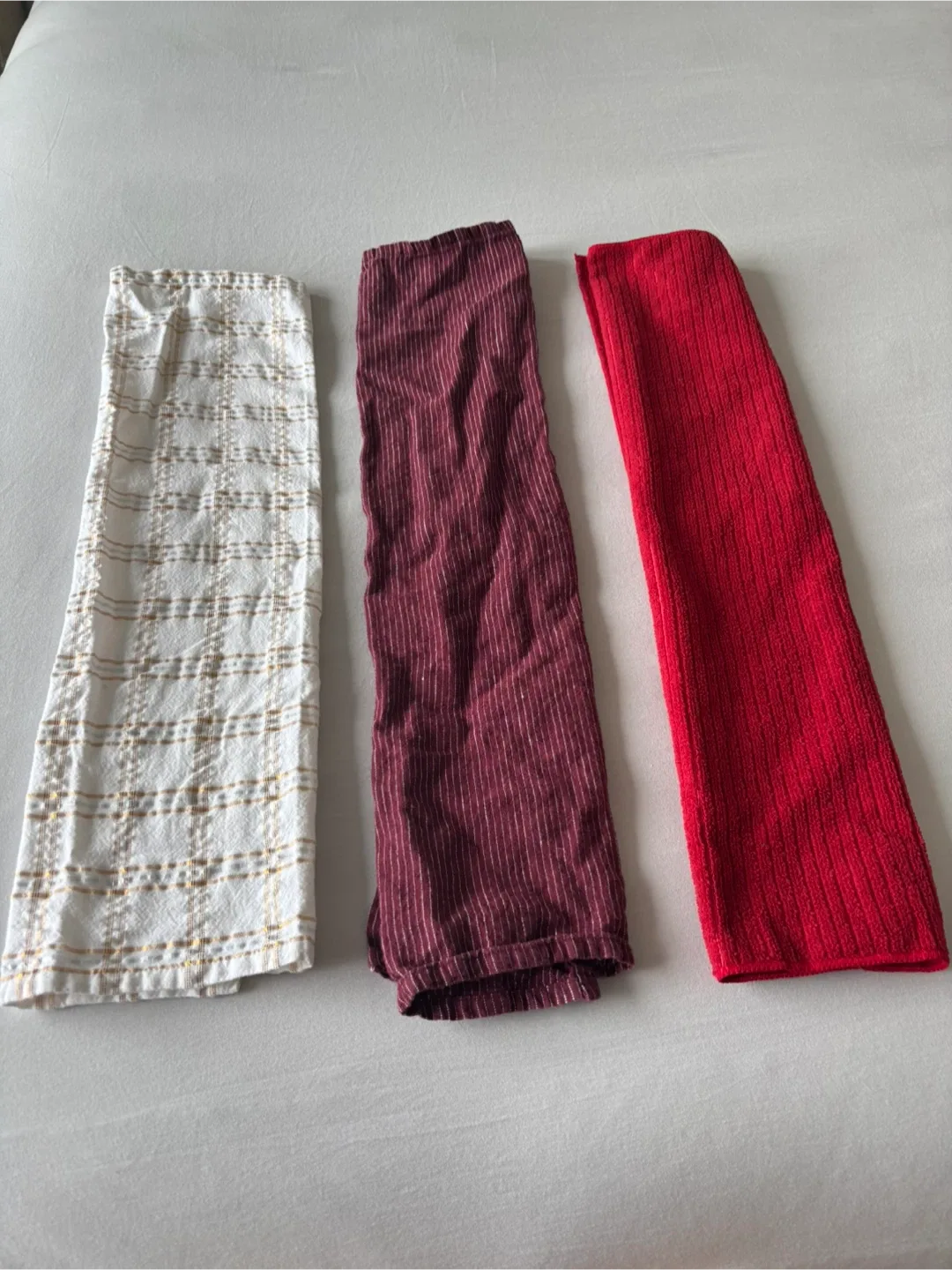 Set of 3 Kitchen Towels (holiday themed) image indicator(2)