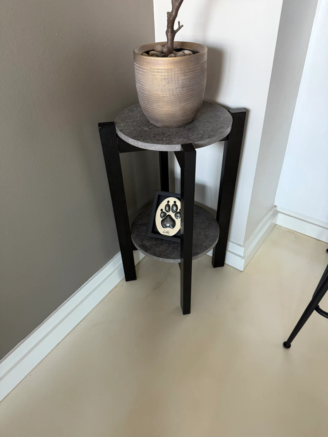 Round Two-Tier Side Table - photo 3