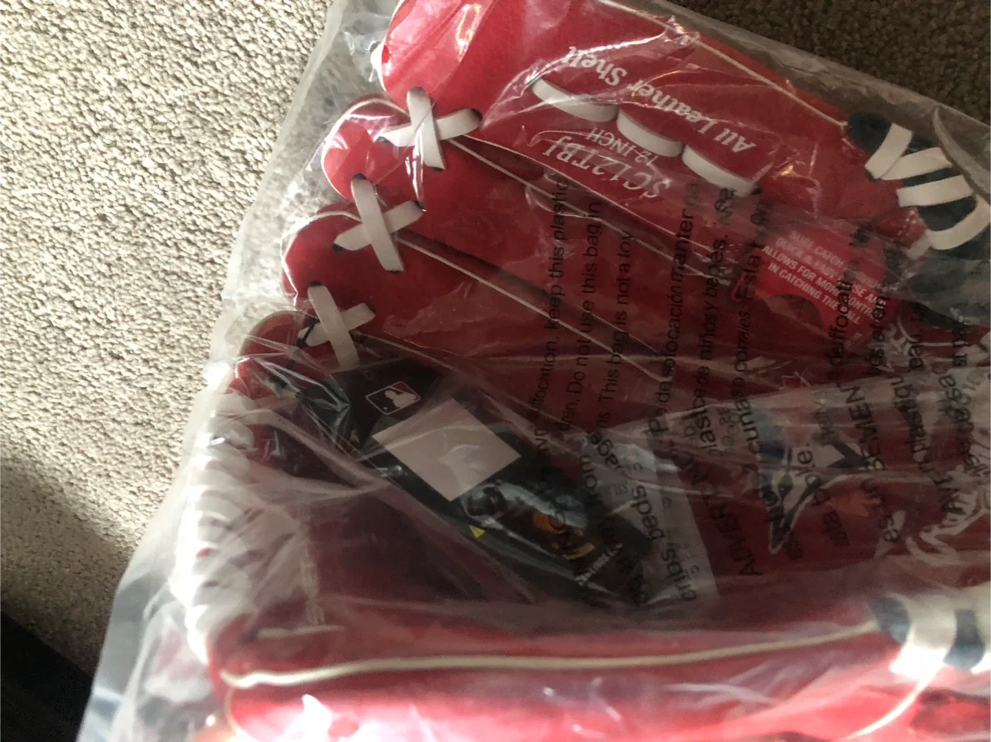 New Rawlings Toronto Blue Jays 12" Baseball Glove image indicator(4)