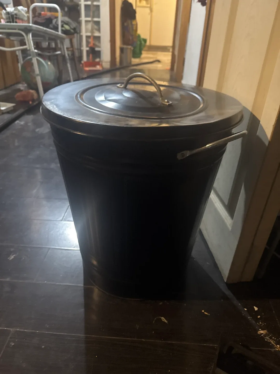 Black Metal Trash Can with Lid thumbnail