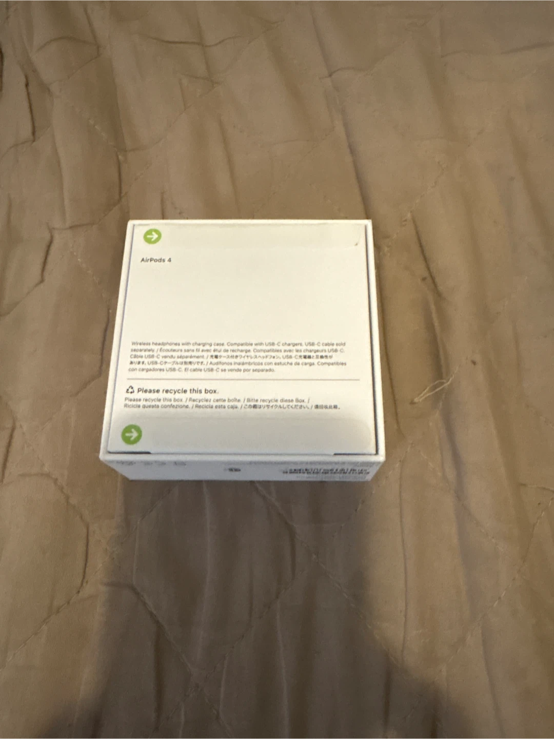 Apple AirPods 4 - brand new - photo 2