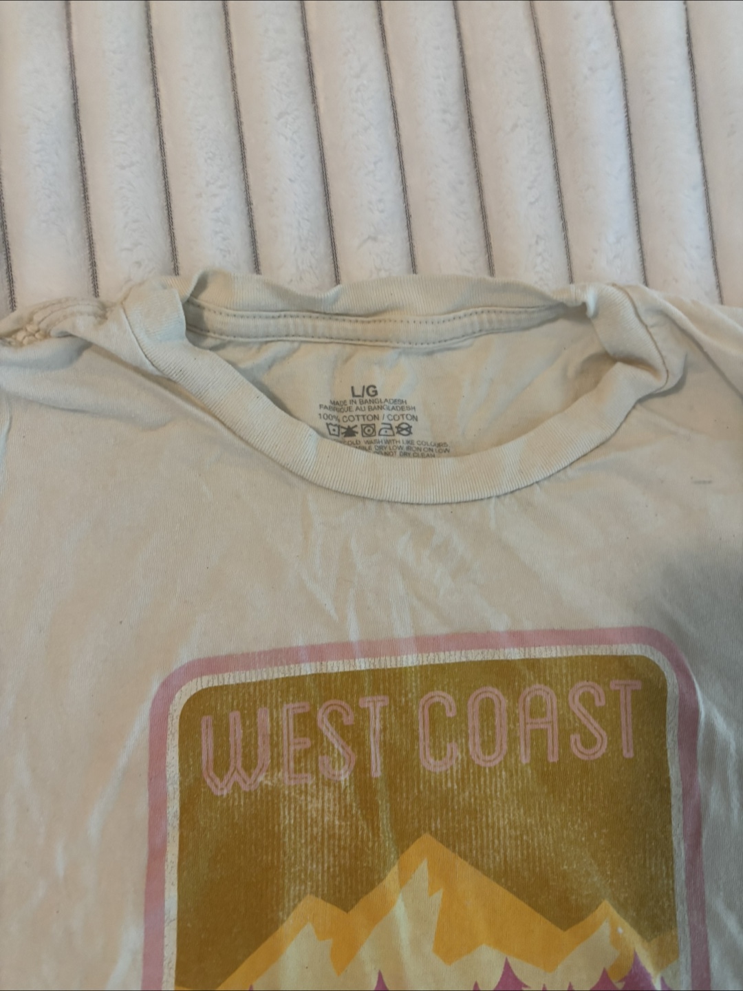 West Coast Graphic T-Shirt - Size Large - photo 2