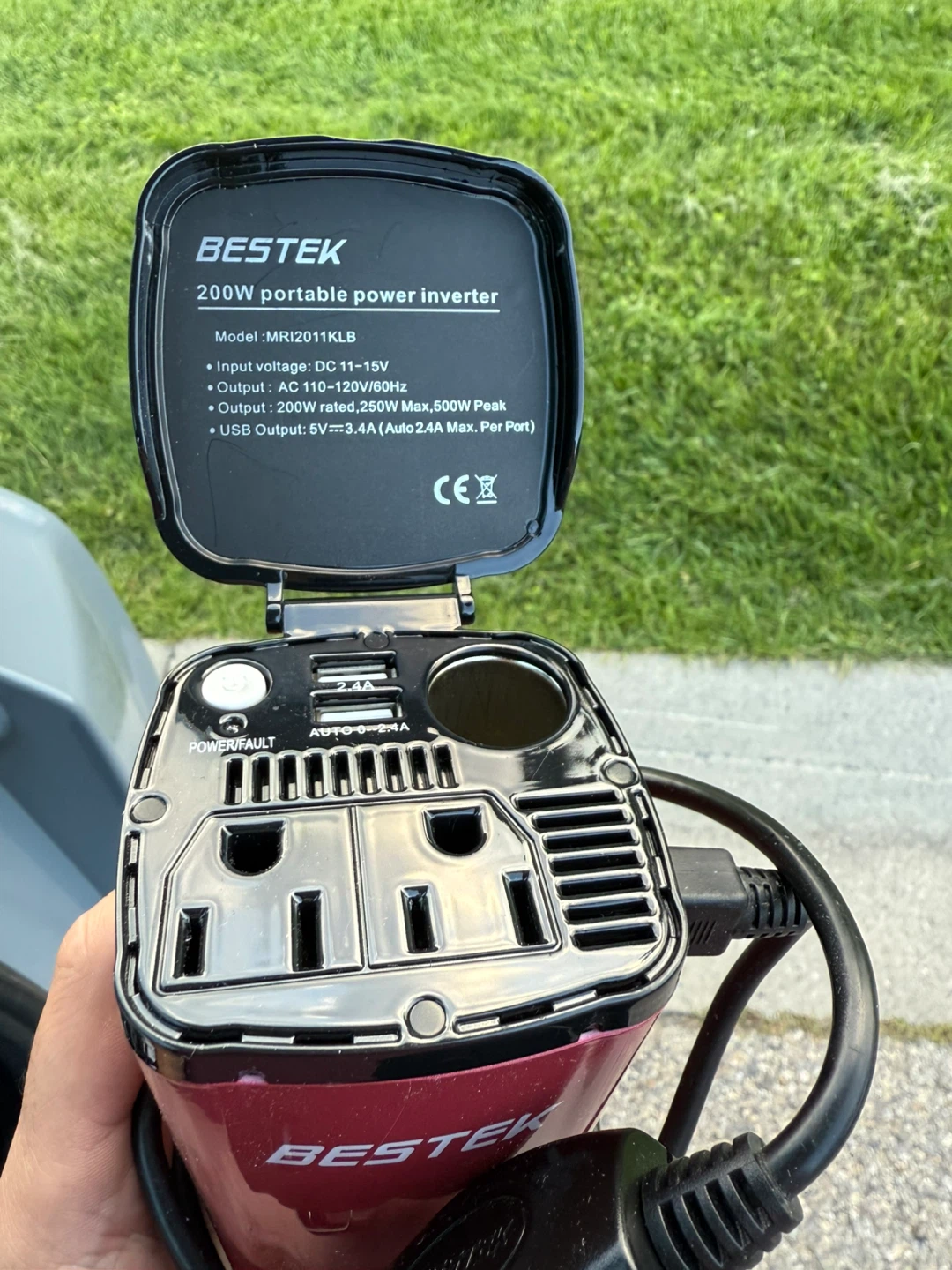 BESTEK 200W Portable Power Inverter - photo 2