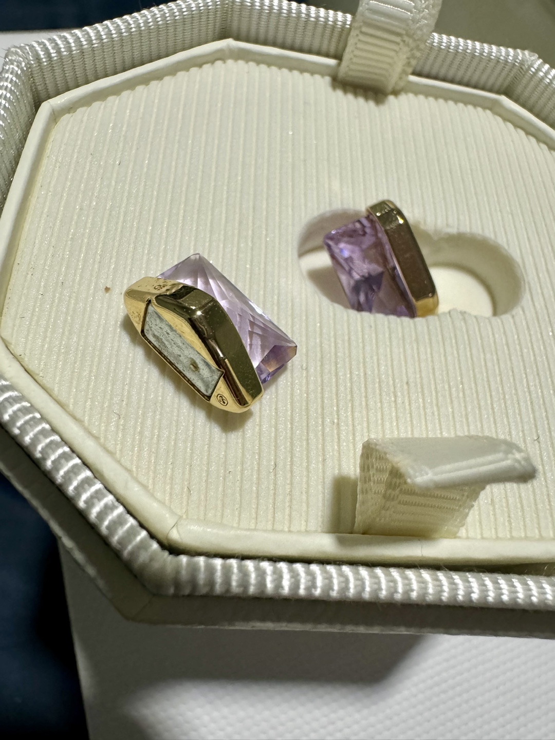 Swarovski lucent purple magnetic ear cuff - photo 3