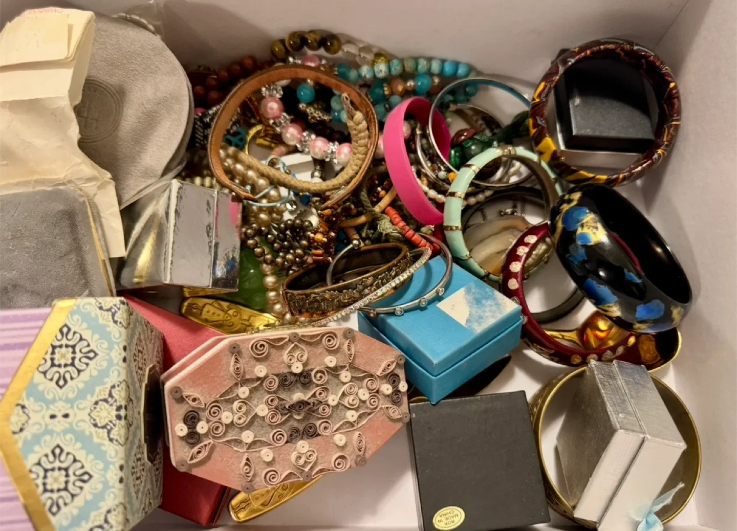 Bracelets and Necklaces image indicator(2)