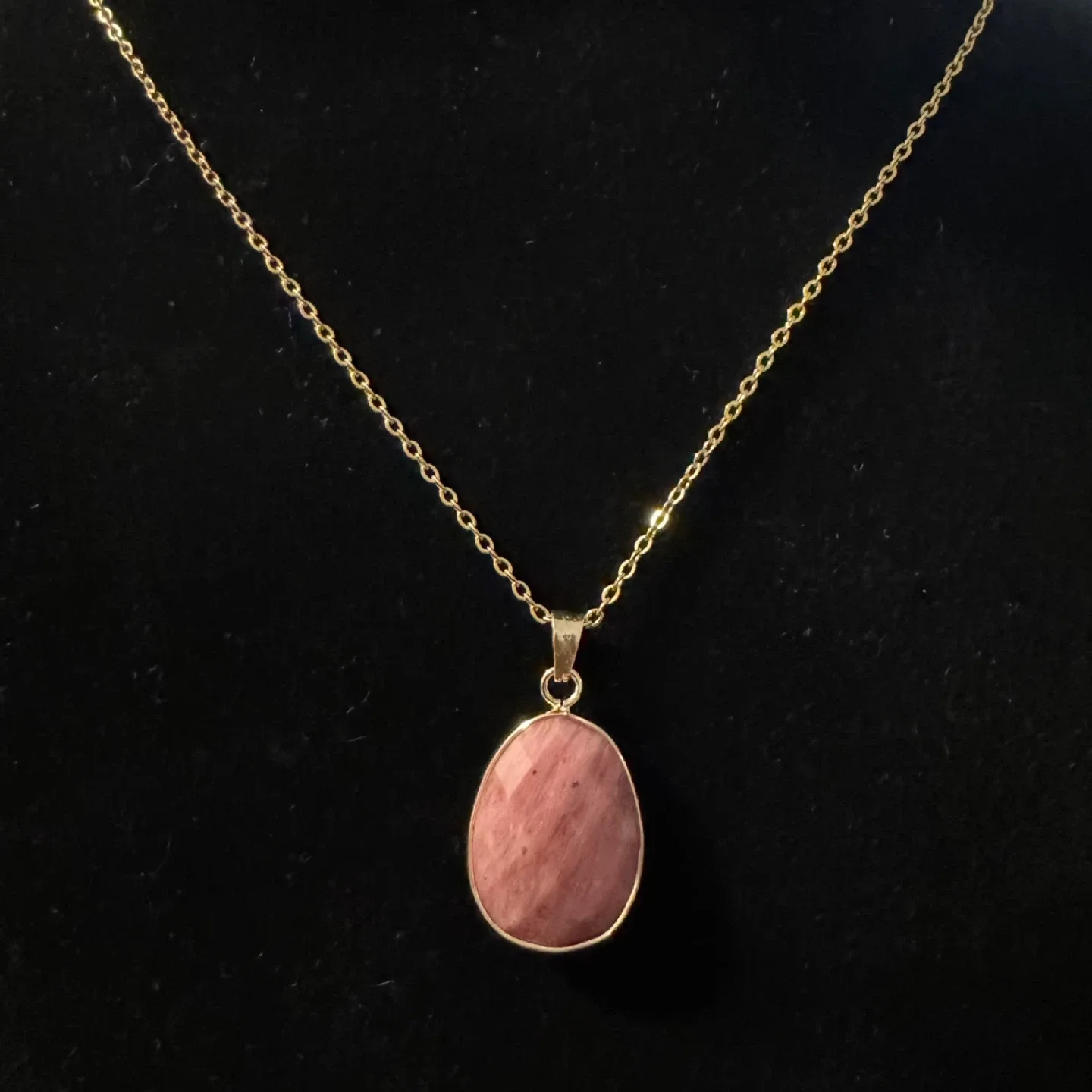 NEW 🧡 Natural Rhodonite Pink Stone Pendant Gold Chain Necklace image indicator(10)