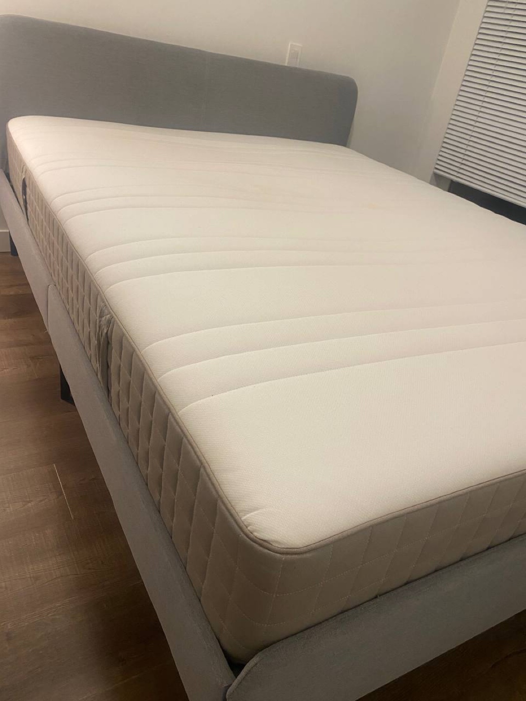 Queen Size Mattress & Bed Frame Ikea - photo 4