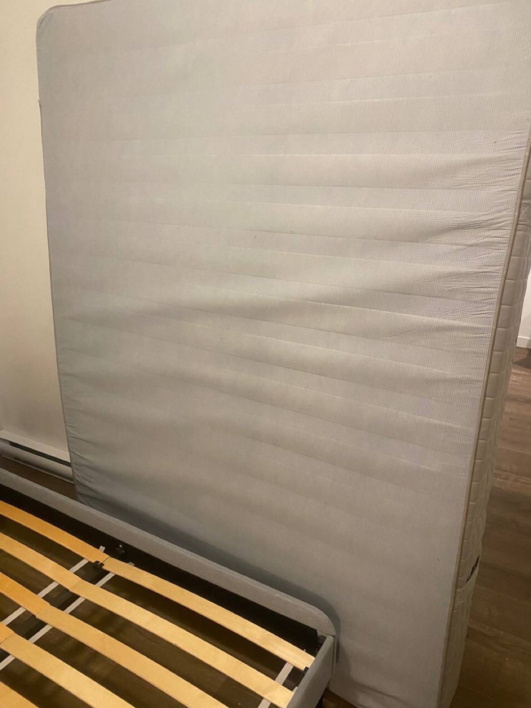 Queen Size Mattress & Bed Frame Ikea - photo 2