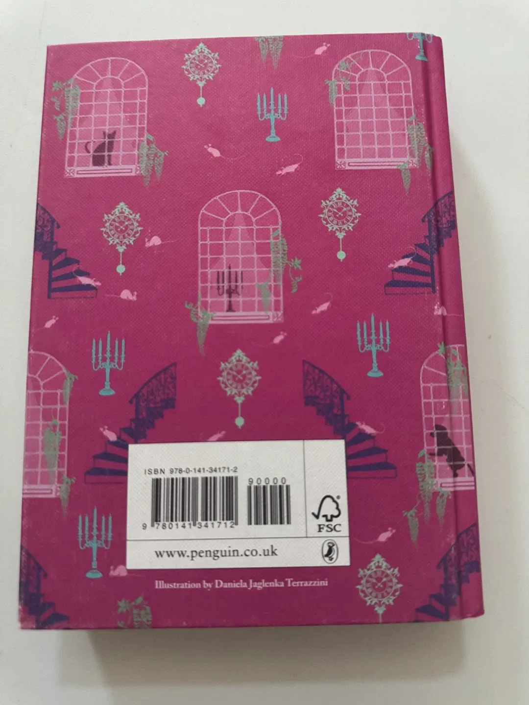 A Little Princess by Frances Hodgson Burnett image indicator(2)