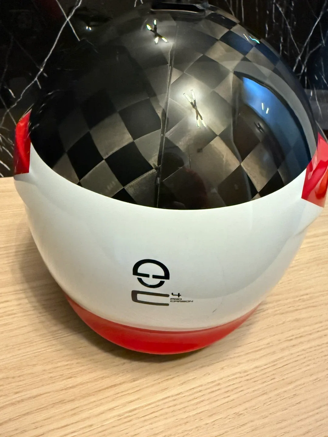 Schuberth C4 Pro Carbon Helmet 2023 image indicator(2)