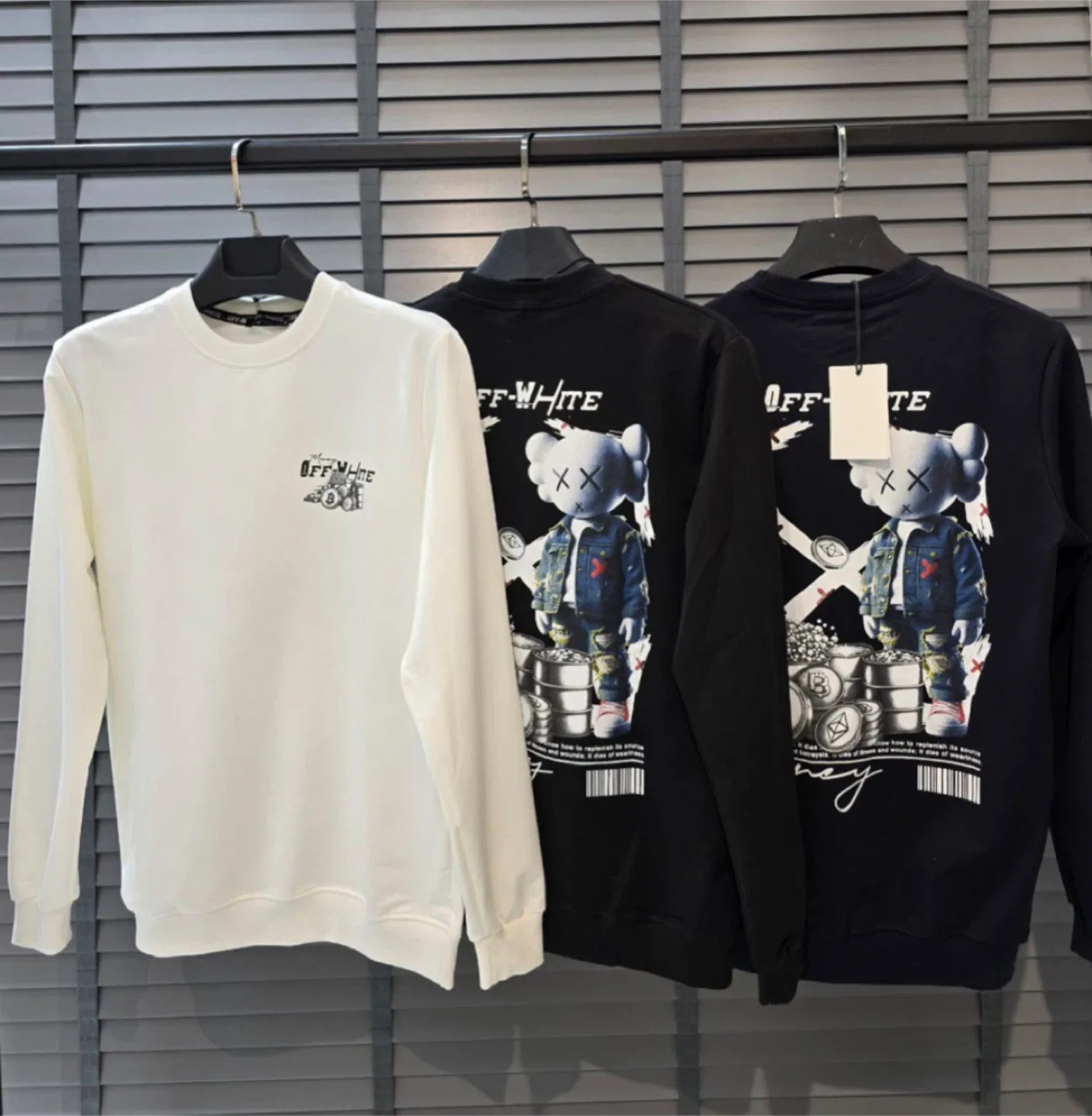 Off-White Sweatshirt thumbnail