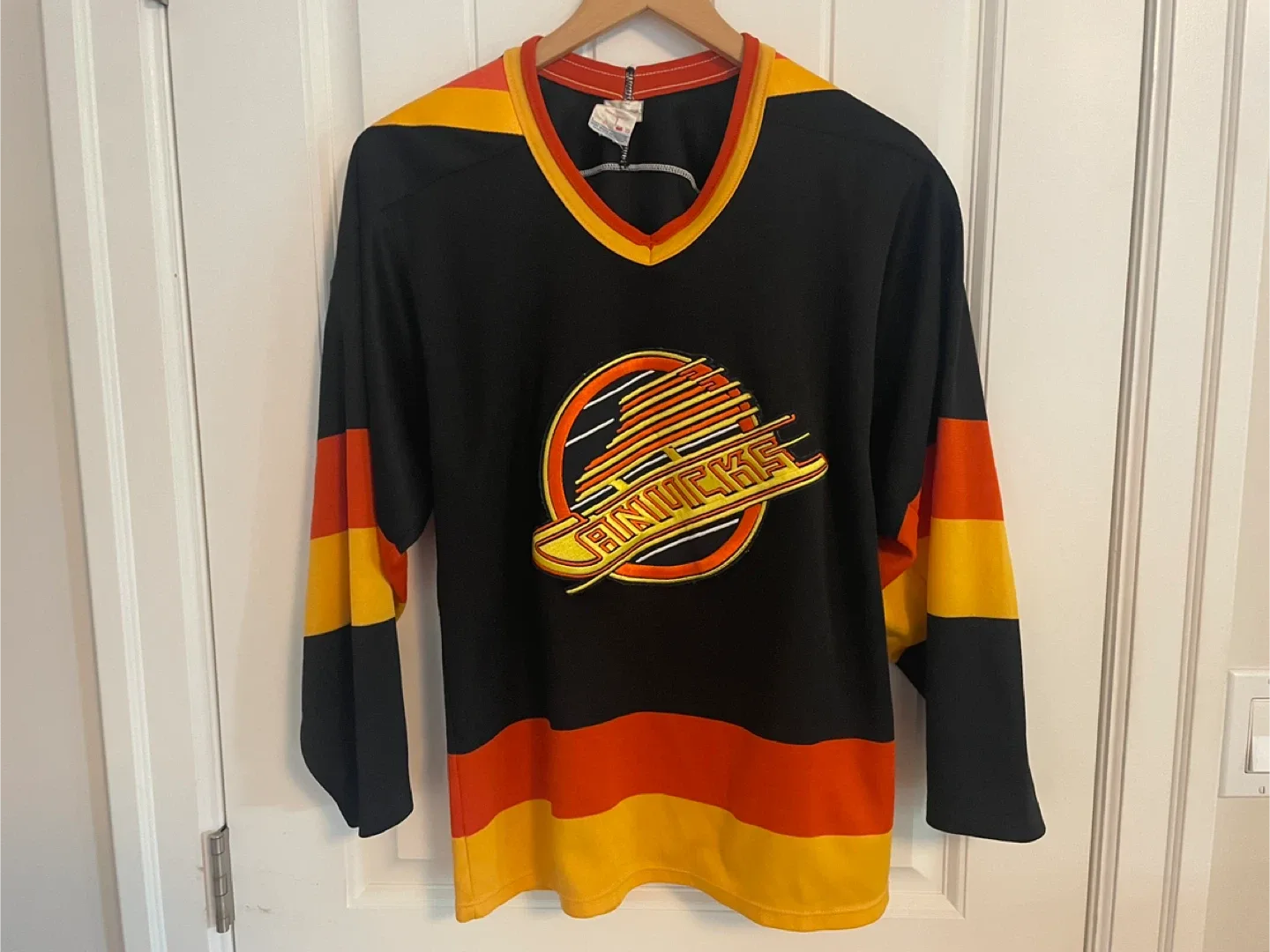 Authentic Vintage 1989 CCM Vancouver Canucks Skate Jersey XS thumbnail