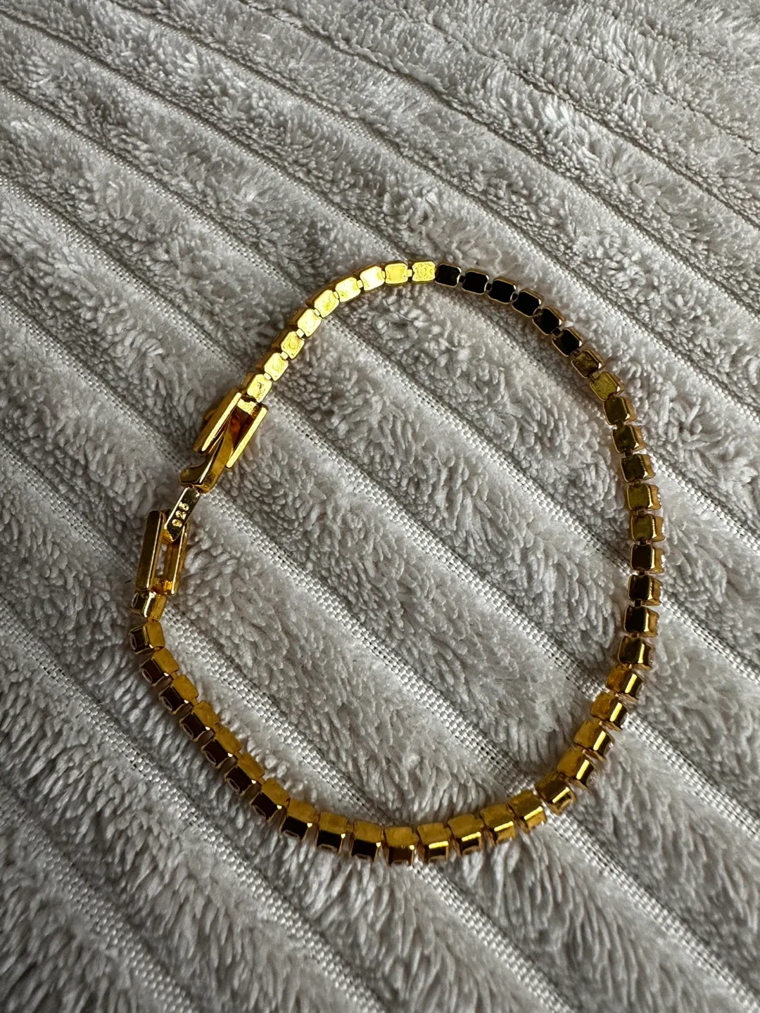 Tennis bracelet image indicator(3)