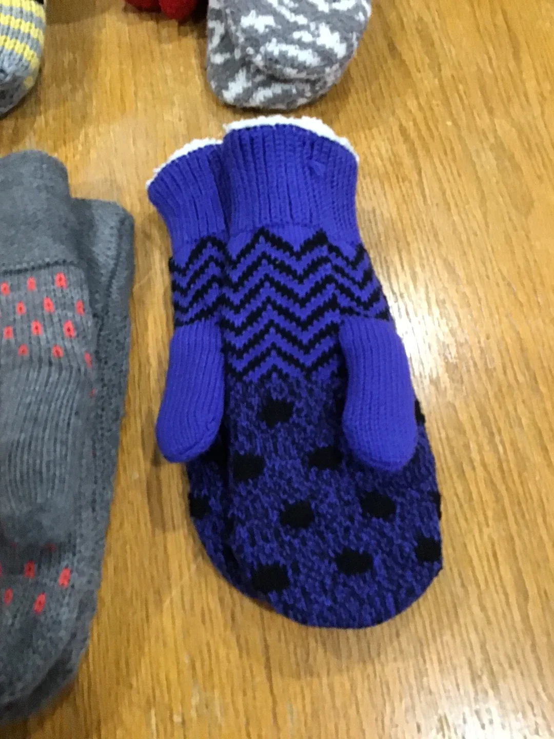 Assorted Mittens & Gloves - Kids/Toddler image indicator(2)