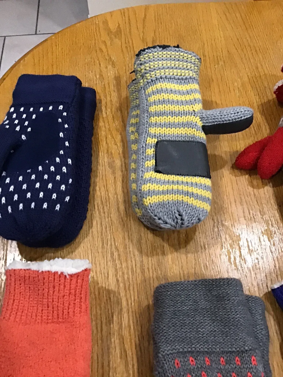 Assorted Mittens & Gloves - Kids/Toddler image indicator(4)