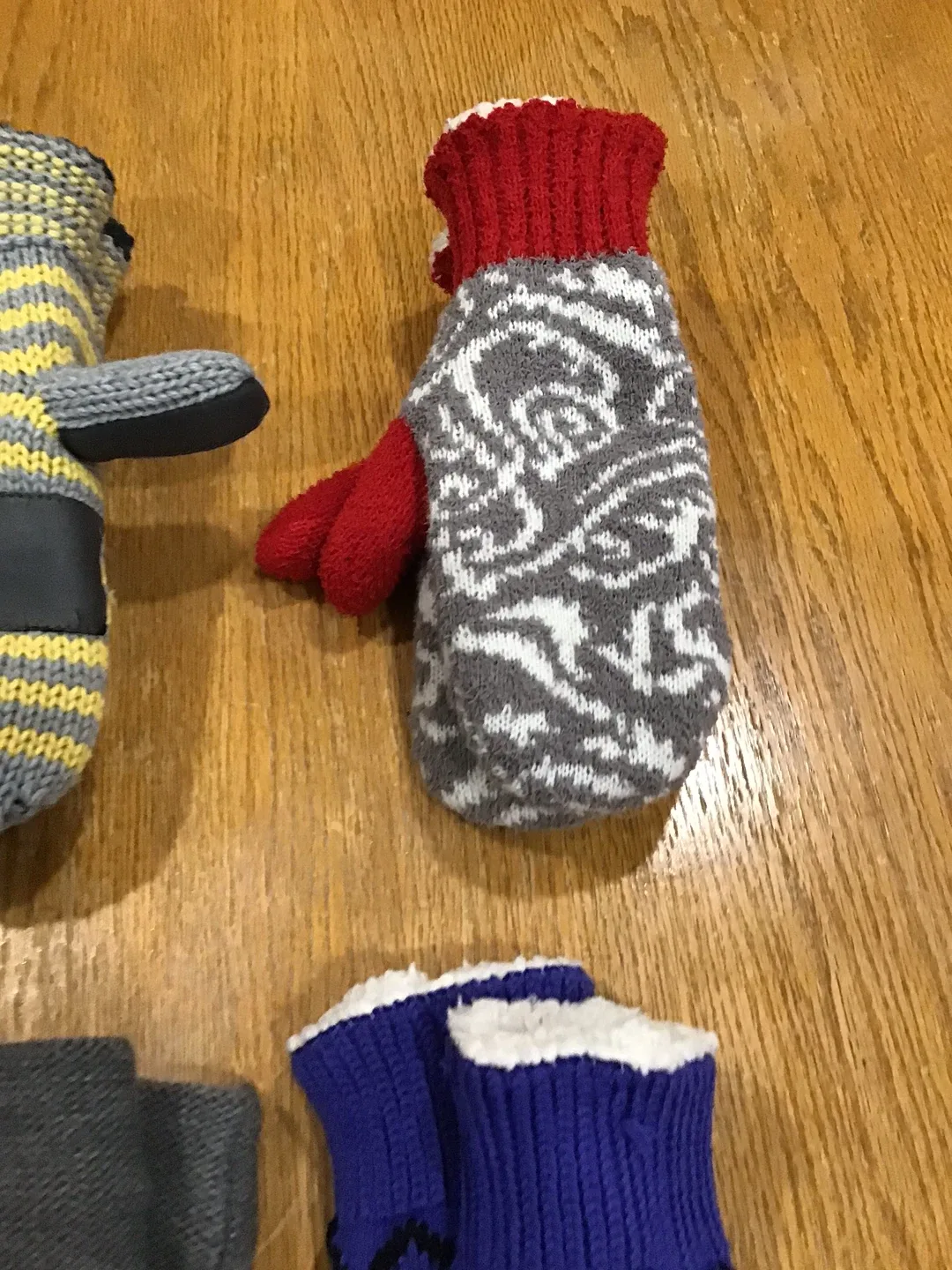 Assorted Mittens & Gloves - Kids/Toddler image indicator(6)