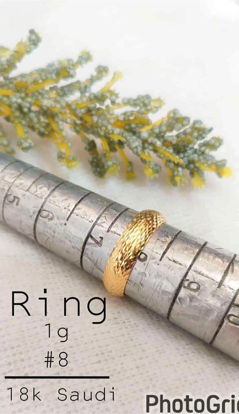 18k Saudi Gold Ring - Size 8 thumbnail