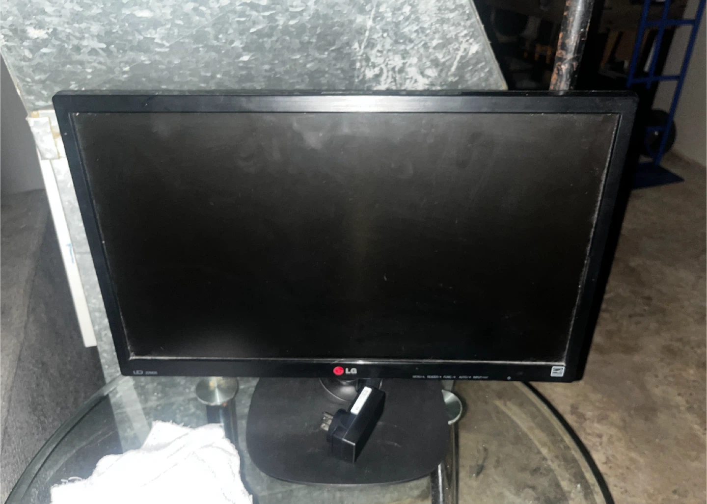 LG LED LCD Monitor - photo 2