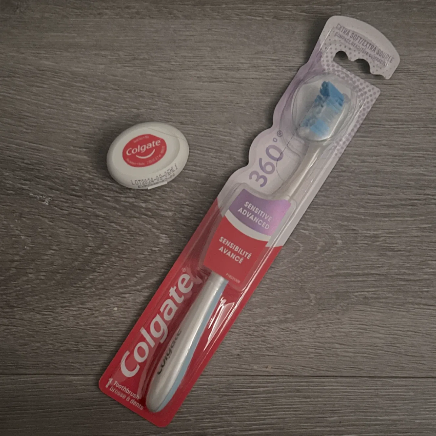 Colgate 360° Sensitive Toothbrush + Floss bundle thumbnail