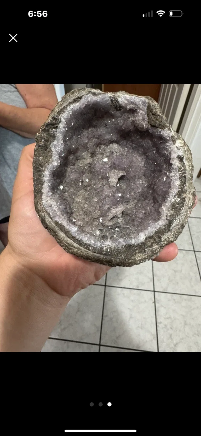 Amethyst Geode - WANT TO TRADE image indicator(2)