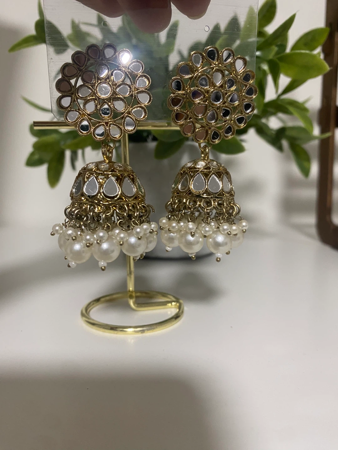 Jhumka Earrings with Pearls - Gold - photo 3