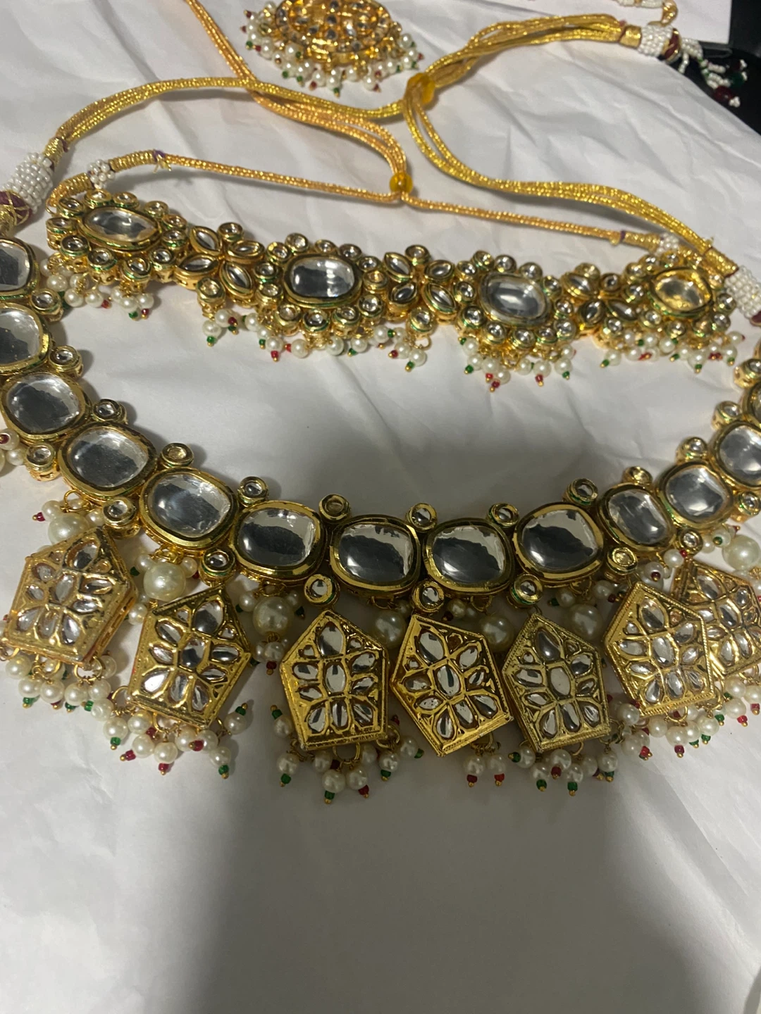 Kundan Jewellery Set - Necklace, Earrings, Tikka, Nath - photo 4