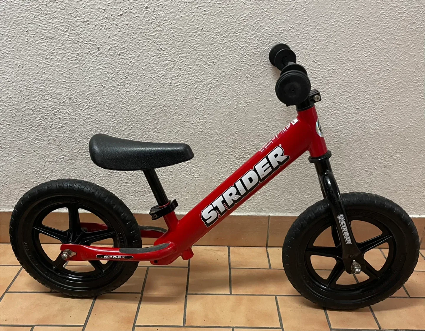 Strider Balance Bike - Red