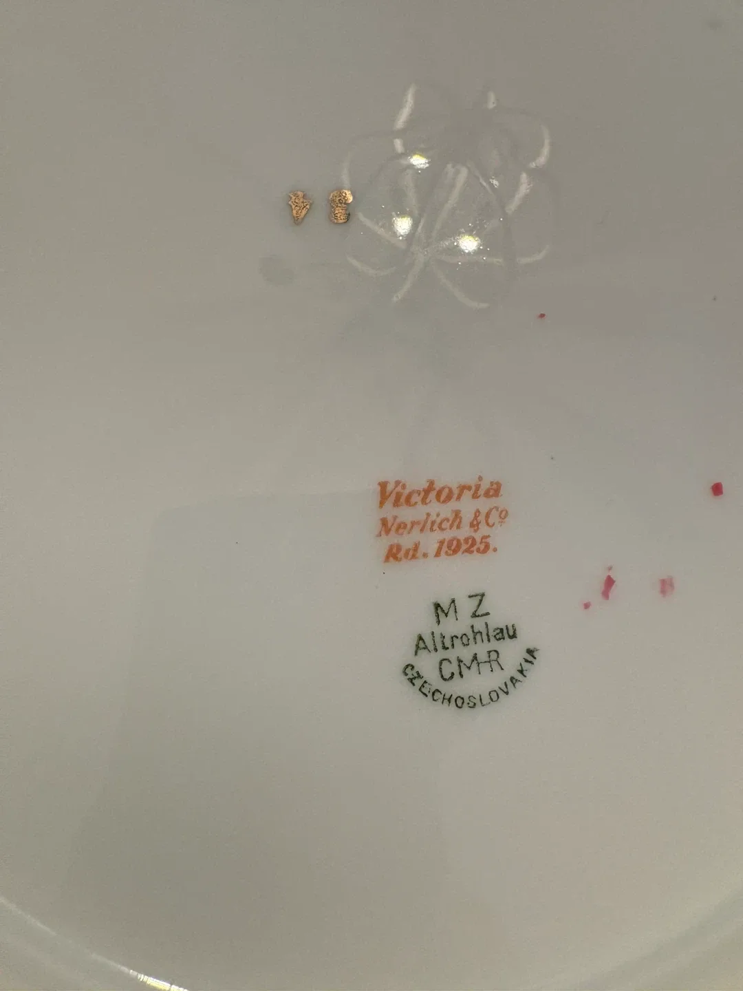 Victoria Nerlich & Co. Plate image indicator(2)