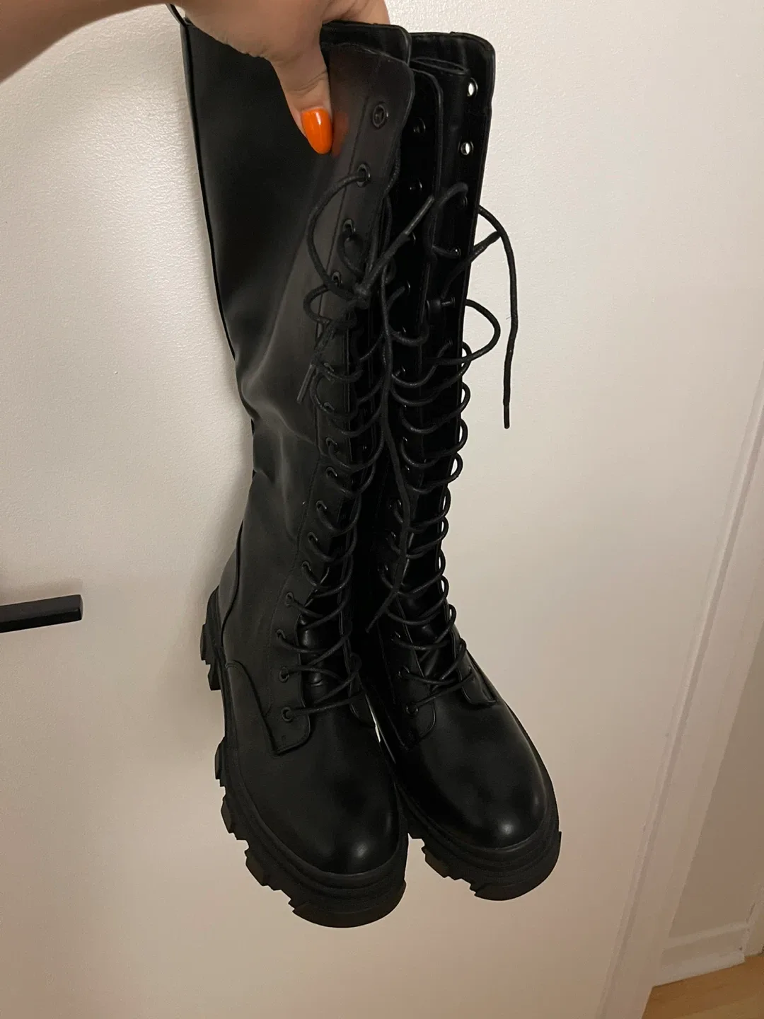 Dream Pairs Black Knee-High Lace-up Boots - Size 9 image indicator(2)