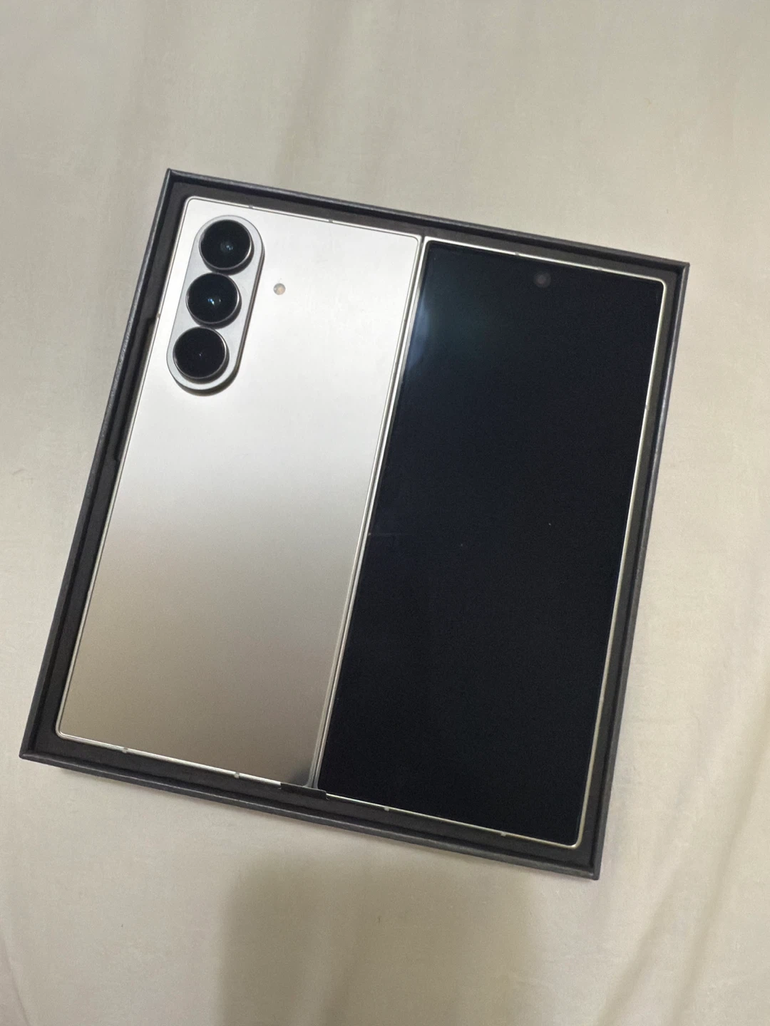 Samsung Galaxy Z Fold7, Buds3, Watch8 - photo 2