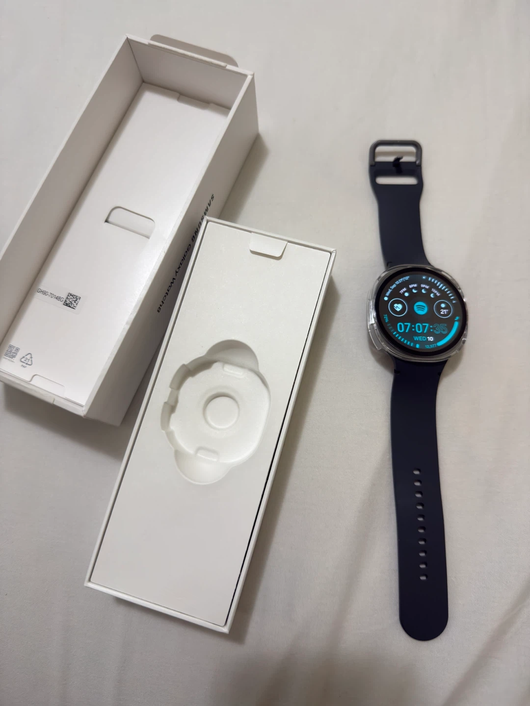 Samsung Galaxy Z Fold7, Buds3, Watch8 - photo 4