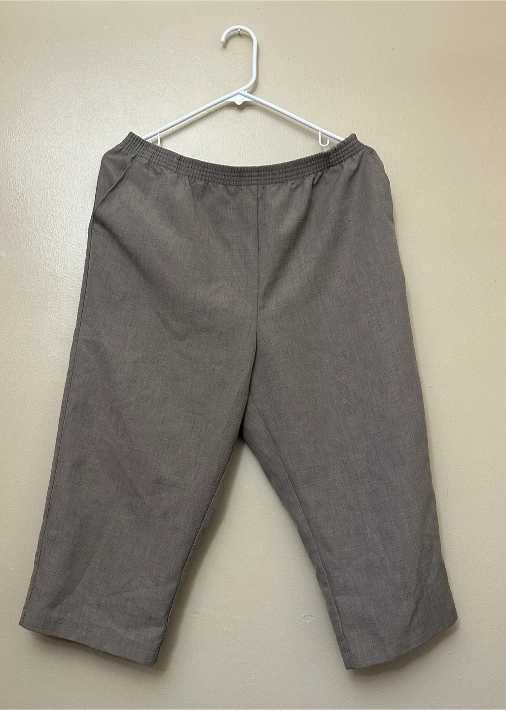 Tradition Beige size 12 Capri Pant thumbnail
