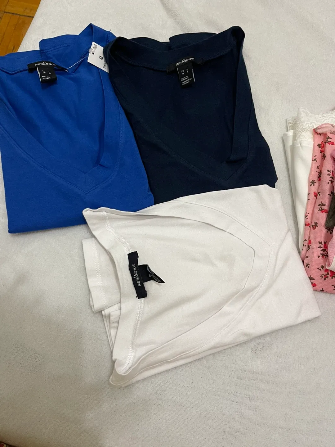3 colours Ambience V-Neck T-Shirts - Size M thumbnail