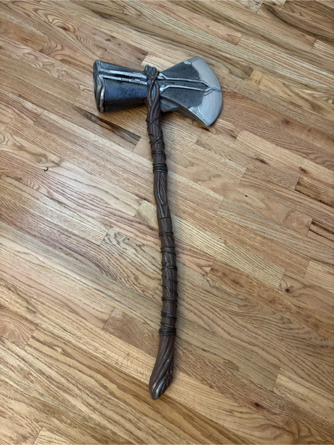 Marvel Thor Stormbreaker Axe Replica - photo 2