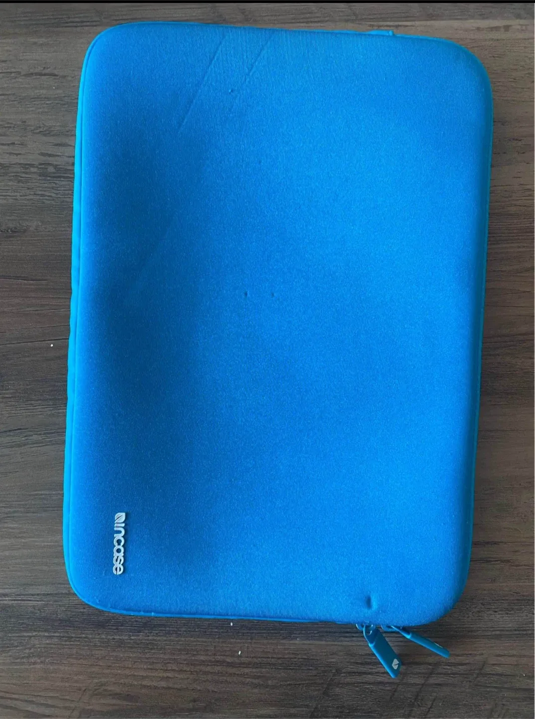 Incase Blue Laptop Sleeve image indicator(2)