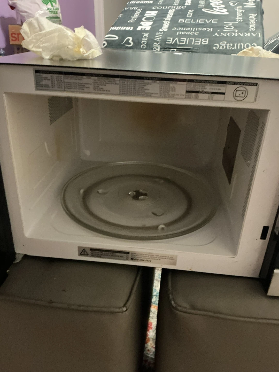 Toshiba Microwave - photo 2