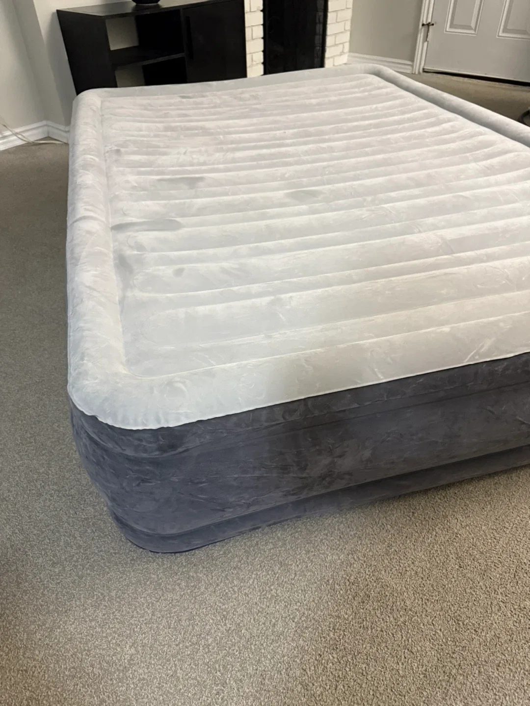 13” Full Size Self-Inflatable Air Mattress image indicator(3)