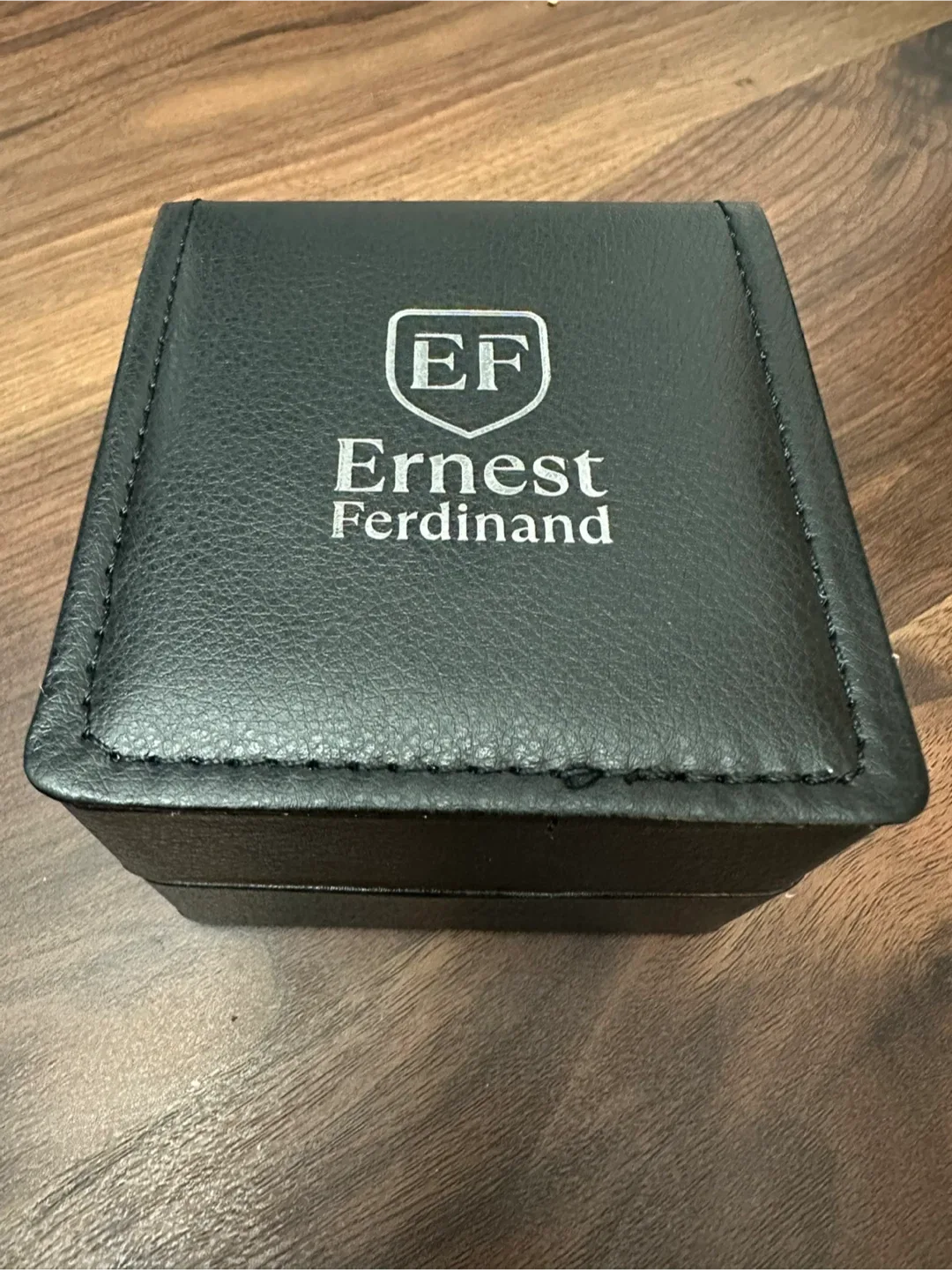 Ernest Ferdinand Quartz Watch image indicator(2)